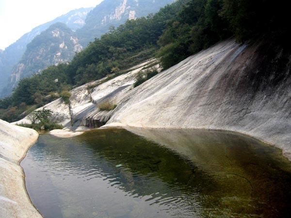 风景秀丽的雾灵山体验假日旅游新理念